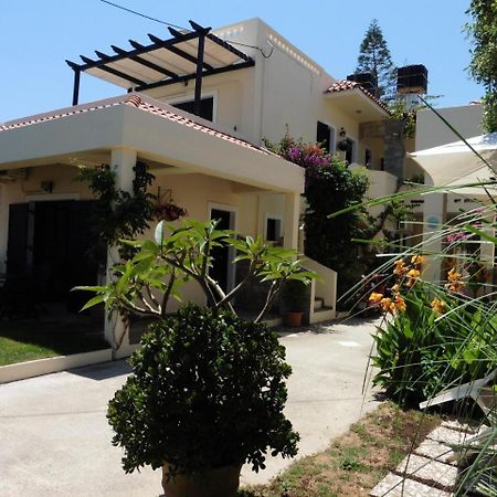 Kokkini Hani Julies Apartments מראה חיצוני תמונה
