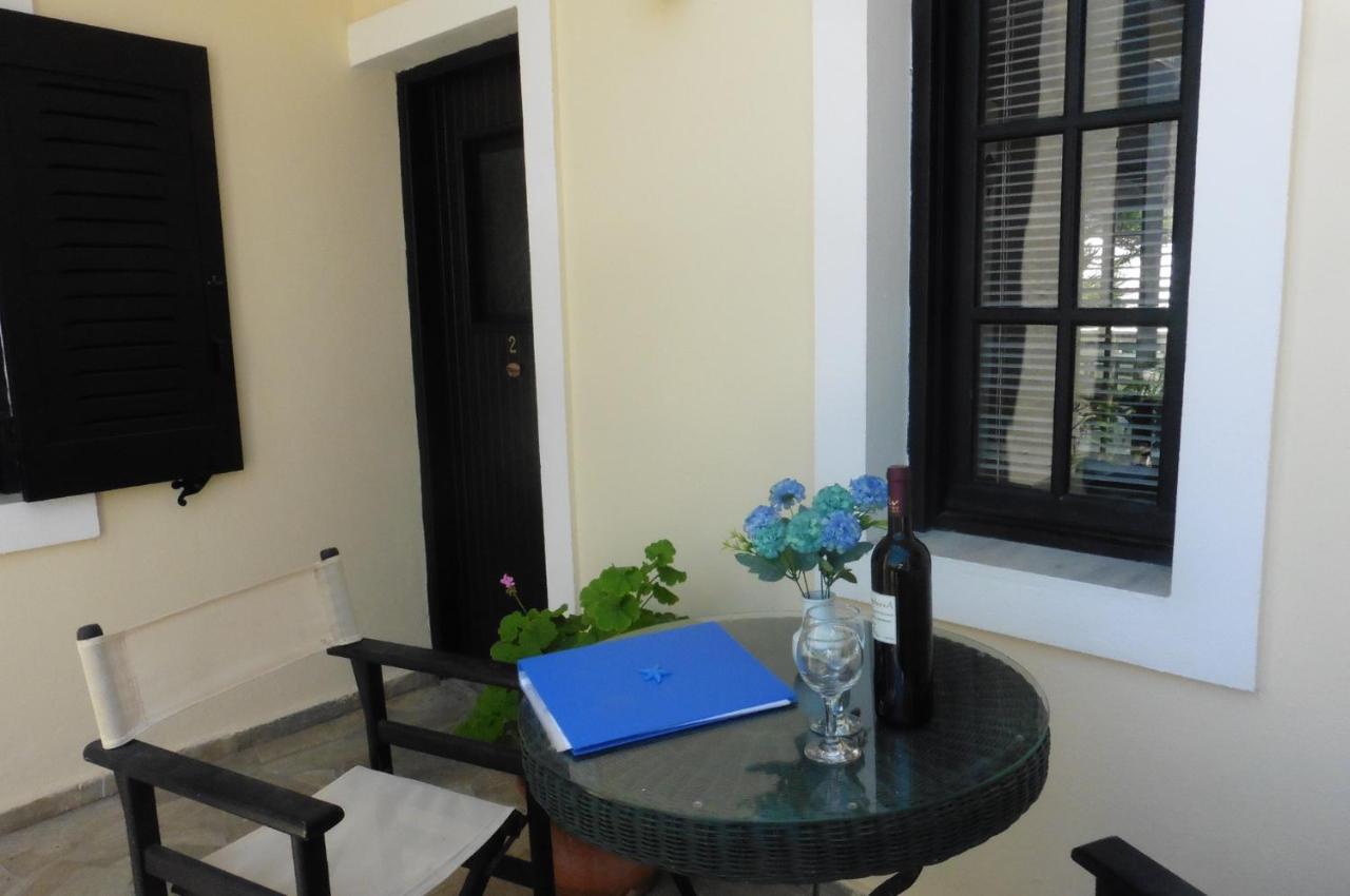 Kokkini Hani Julies Apartments מראה חיצוני תמונה