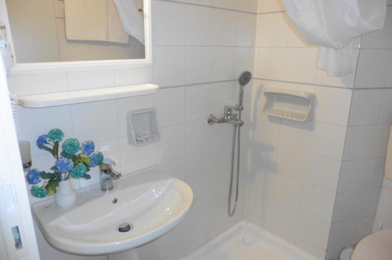 Kokkini Hani Julies Apartments מראה חיצוני תמונה