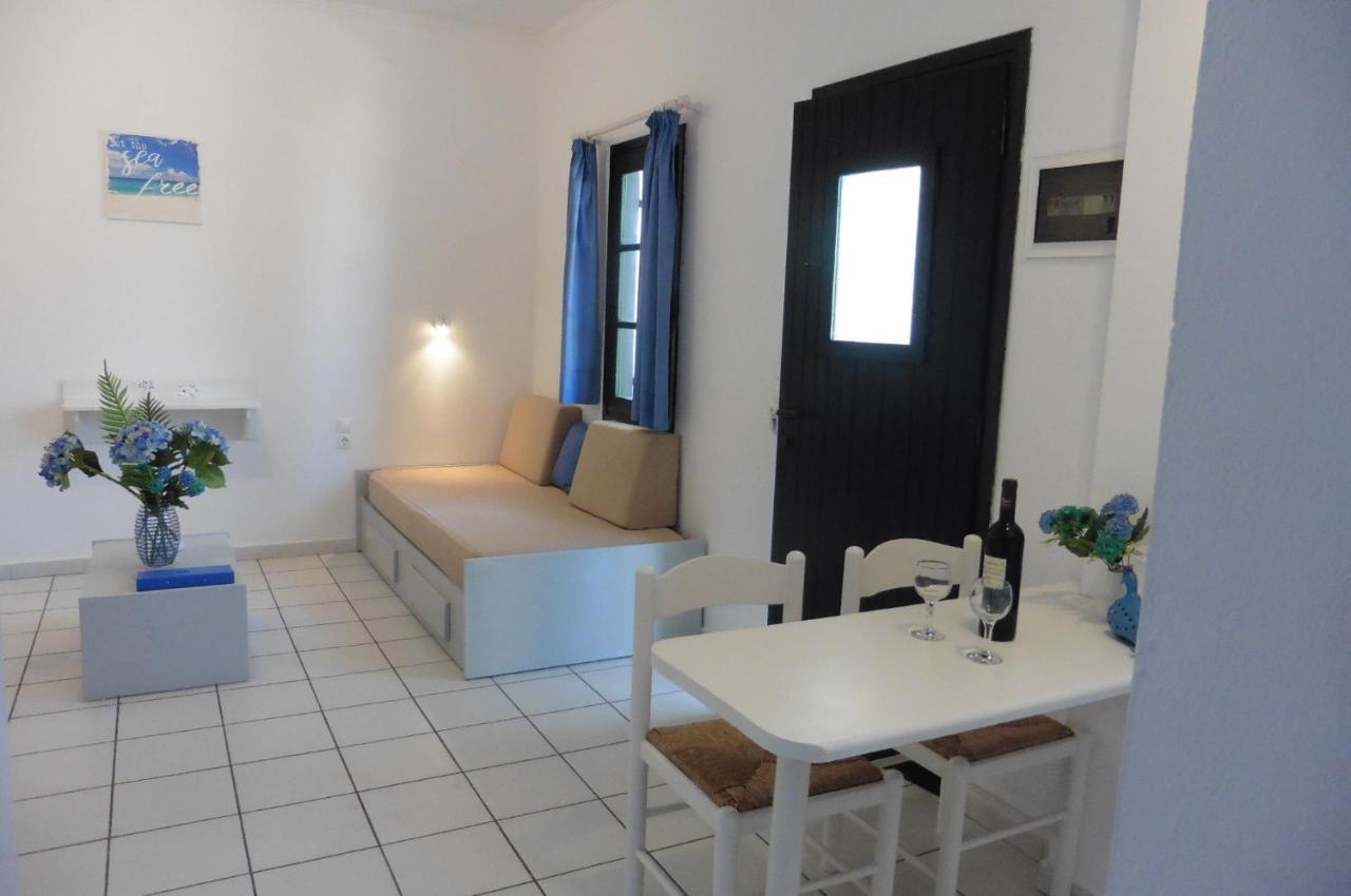 Kokkini Hani Julies Apartments מראה חיצוני תמונה