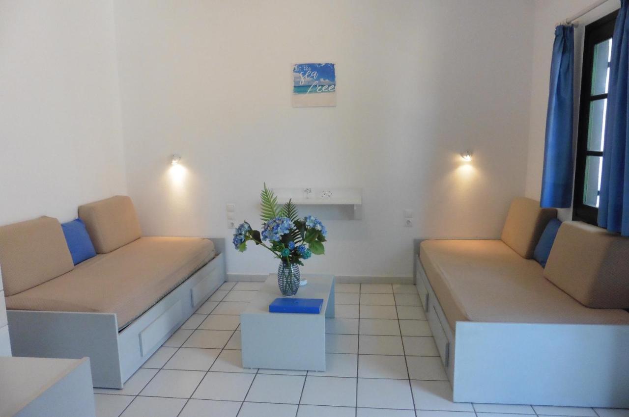Kokkini Hani Julies Apartments מראה חיצוני תמונה