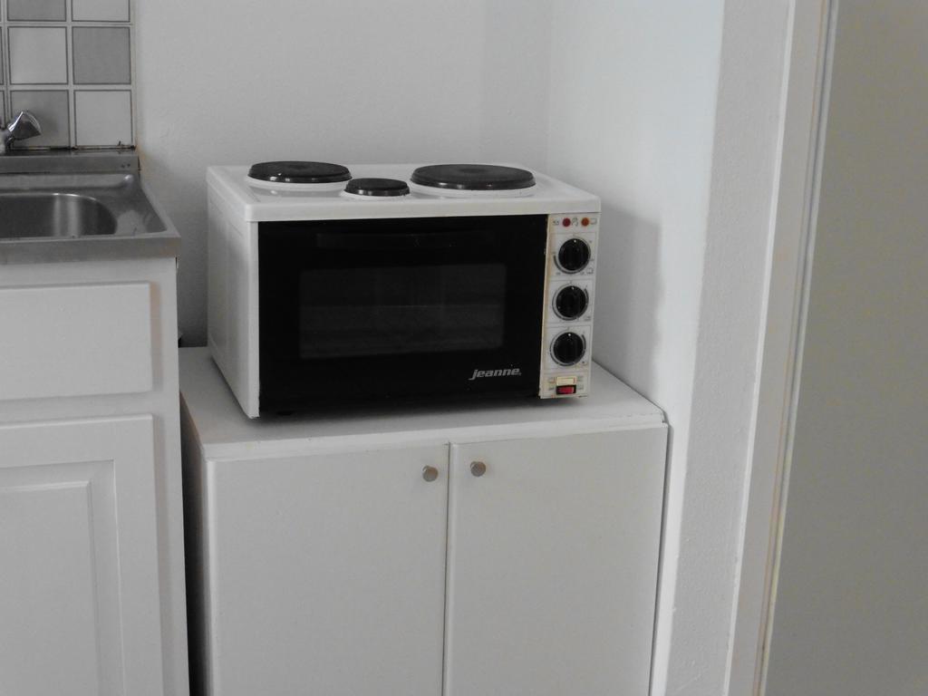 Kokkini Hani Julies Apartments מראה חיצוני תמונה