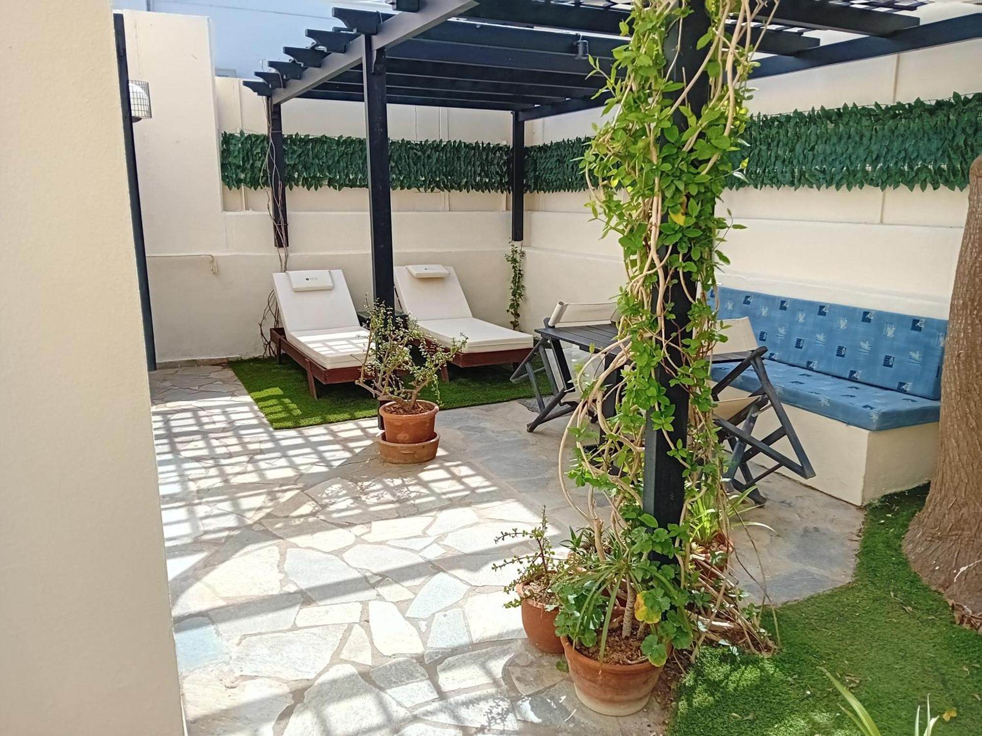 Kokkini Hani Julies Apartments מראה חיצוני תמונה
